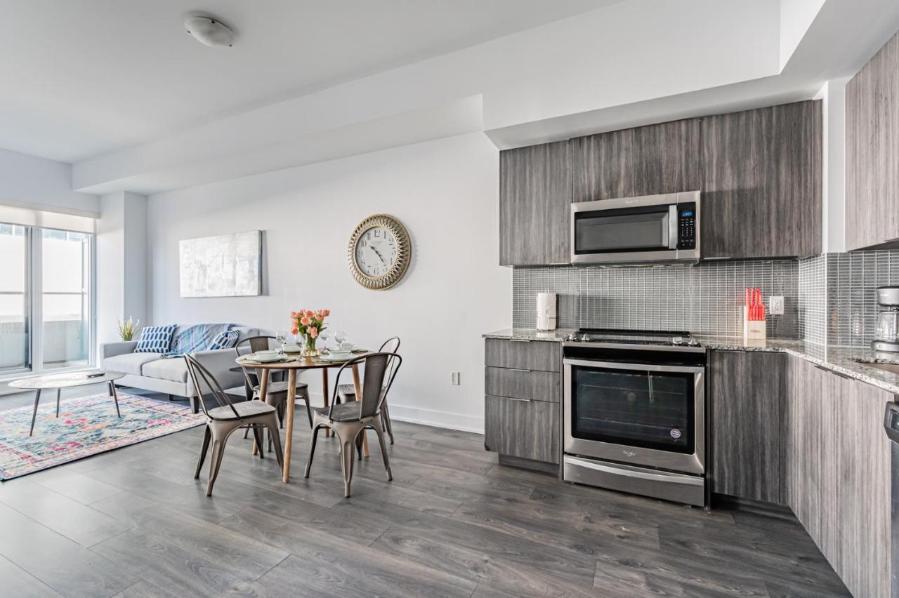 Condo In Parklawn & Lake Shore With Free Parking Close To Airport Toronto Luaran gambar