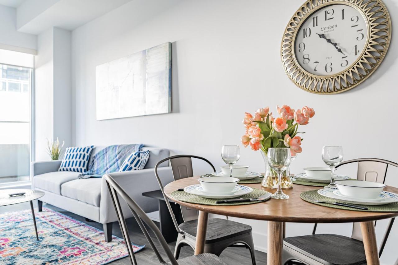 Condo In Parklawn & Lake Shore With Free Parking Close To Airport Toronto Luaran gambar