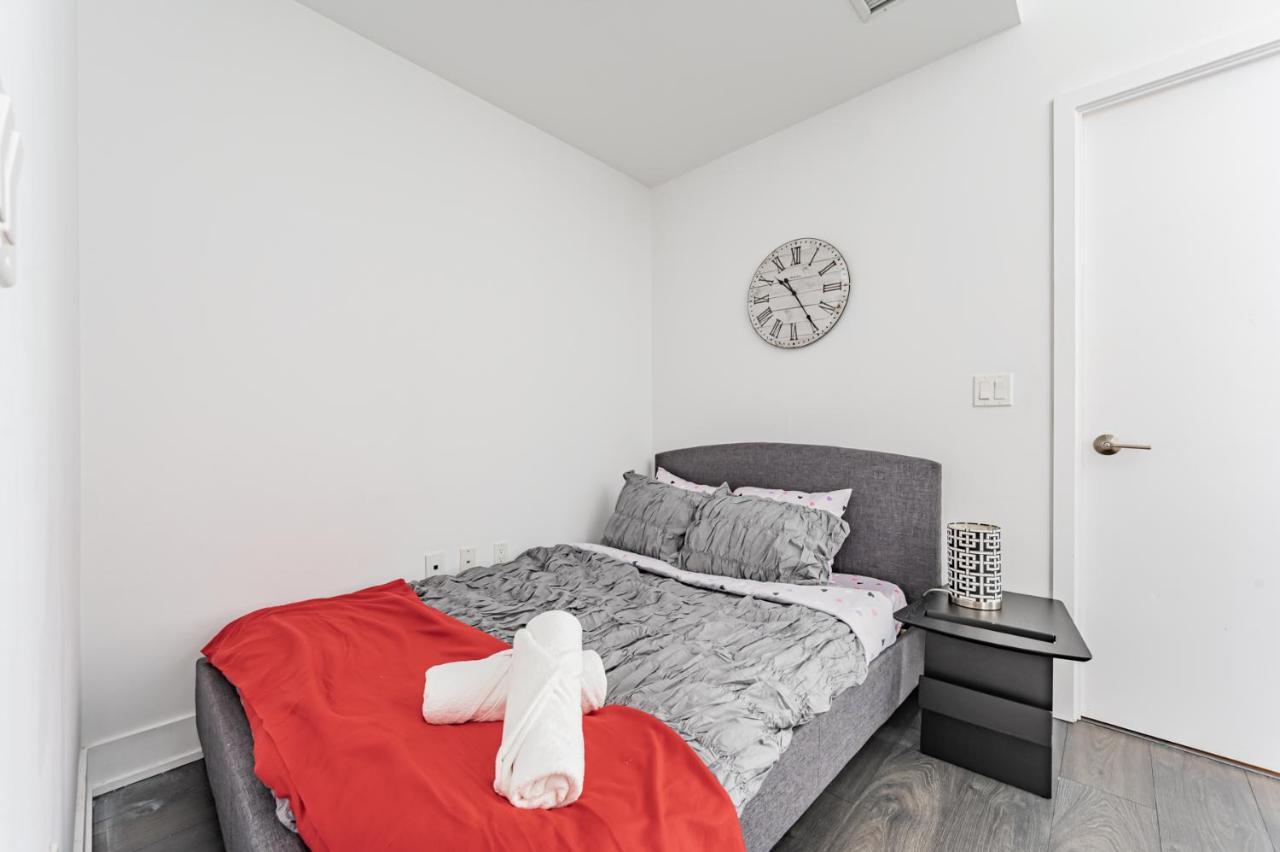 Condo In Parklawn & Lake Shore With Free Parking Close To Airport Toronto Luaran gambar