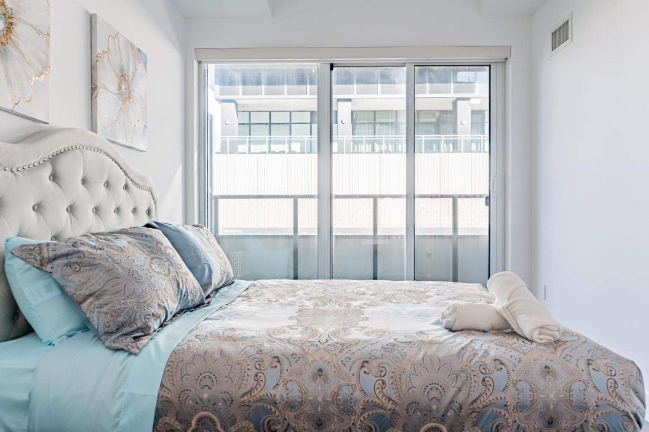 Condo In Parklawn & Lake Shore With Free Parking Close To Airport Toronto Luaran gambar