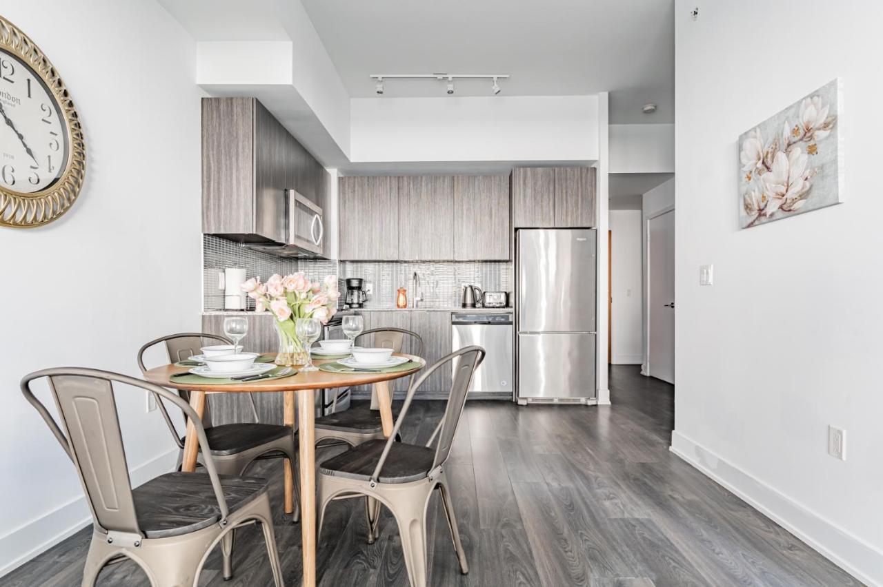 Condo In Parklawn & Lake Shore With Free Parking Close To Airport Toronto Luaran gambar