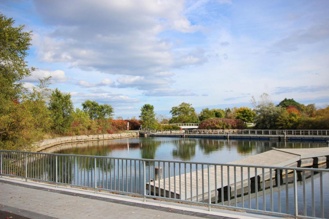 Condo In Parklawn & Lake Shore With Free Parking Close To Airport Toronto Luaran gambar