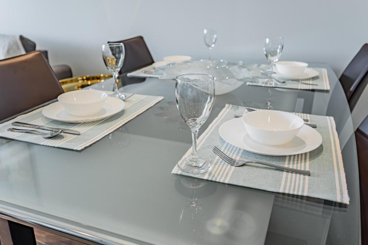 Condo In Parklawn & Lake Shore With Free Parking Close To Airport Toronto Luaran gambar