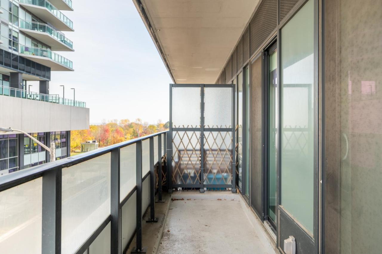 Condo In Parklawn & Lake Shore With Free Parking Close To Airport Toronto Luaran gambar