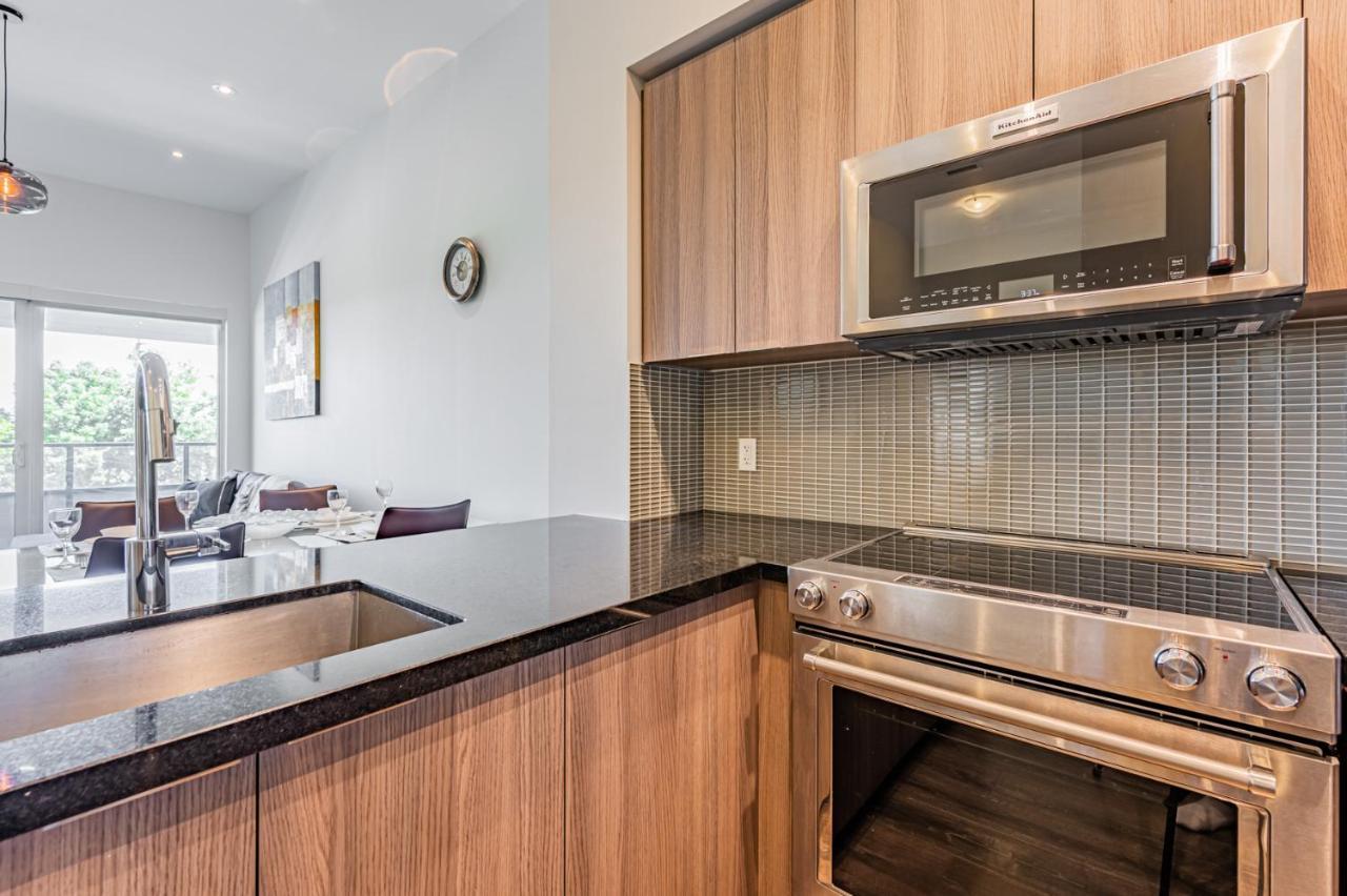Condo In Parklawn & Lake Shore With Free Parking Close To Airport Toronto Luaran gambar
