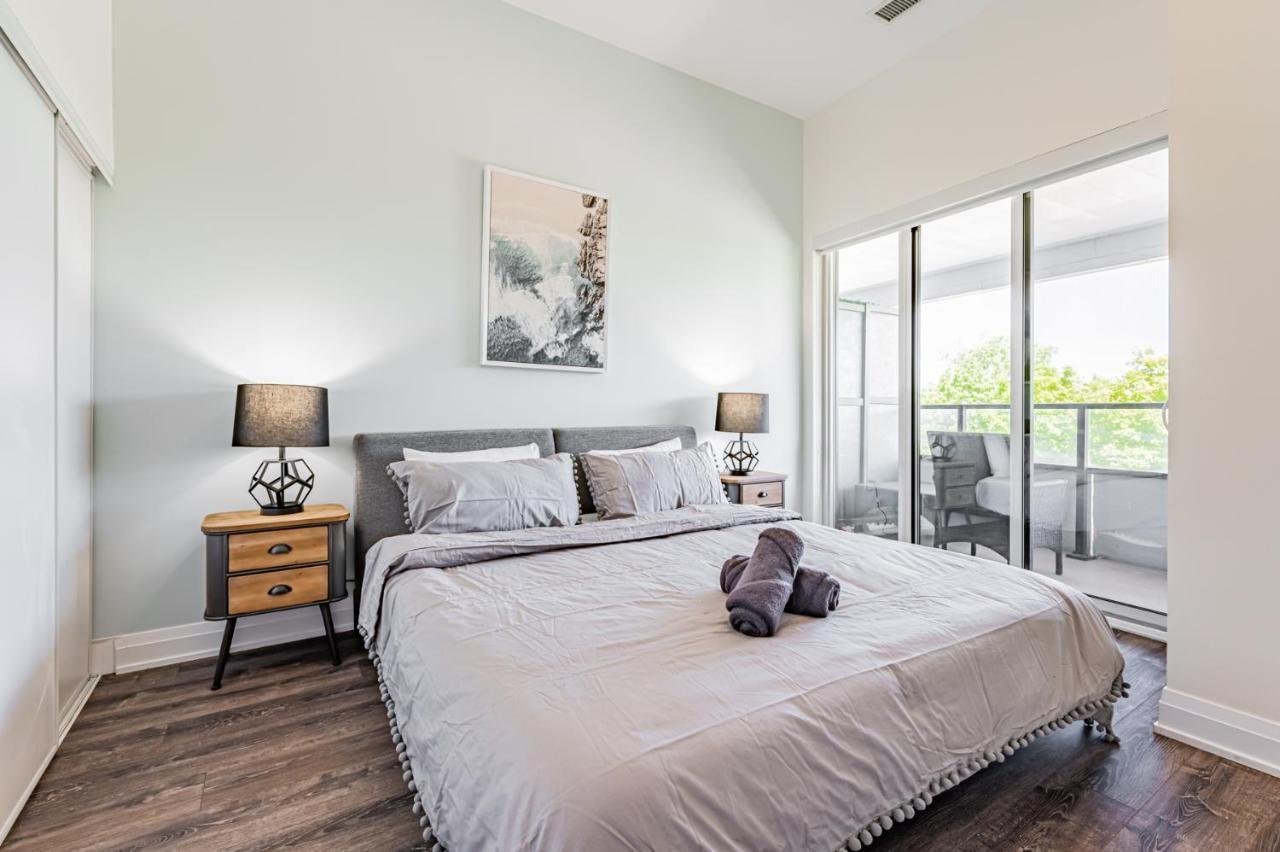 Condo In Parklawn & Lake Shore With Free Parking Close To Airport Toronto Luaran gambar