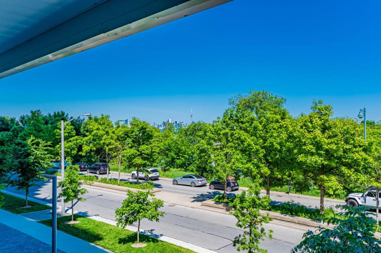 Condo In Parklawn & Lake Shore With Free Parking Close To Airport Toronto Luaran gambar