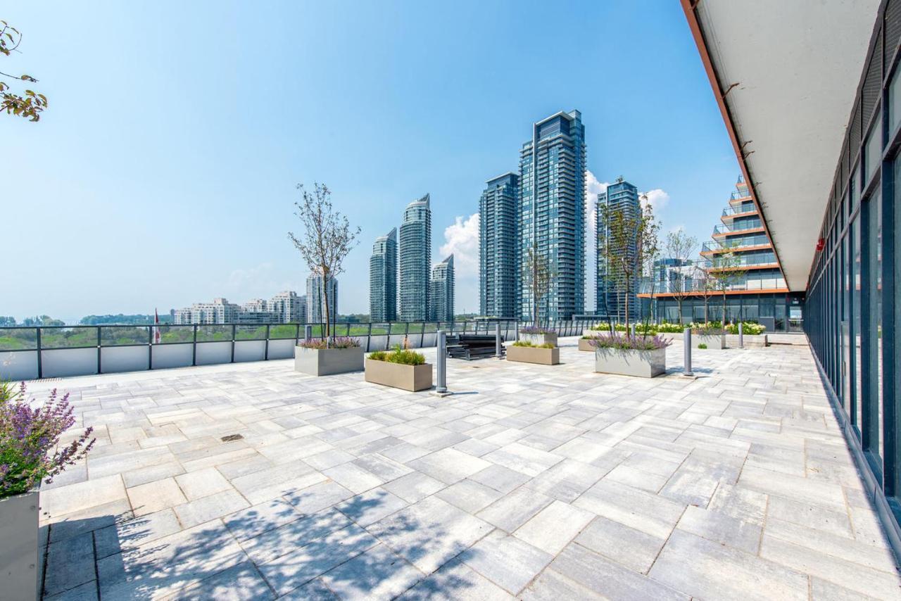 Condo In Parklawn & Lake Shore With Free Parking Close To Airport Toronto Luaran gambar