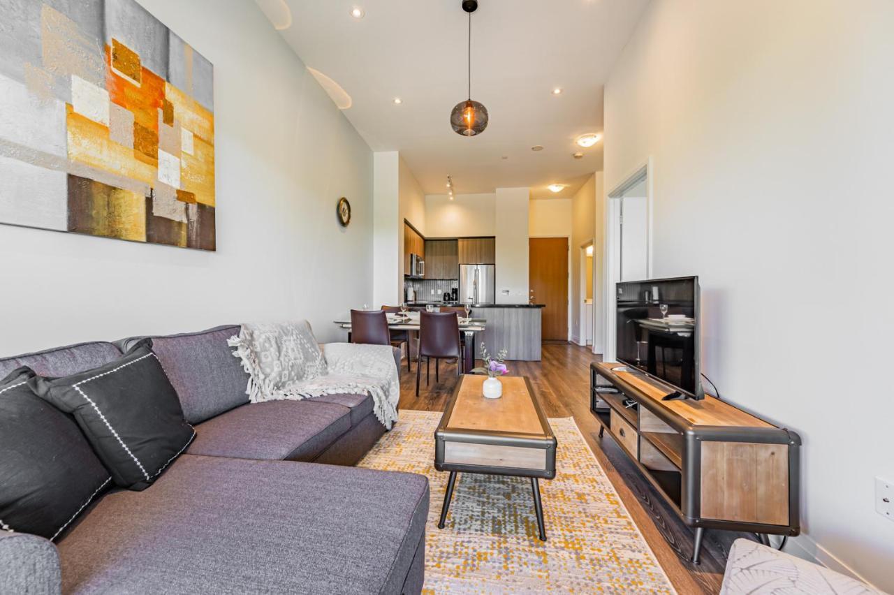 Condo In Parklawn & Lake Shore With Free Parking Close To Airport Toronto Luaran gambar