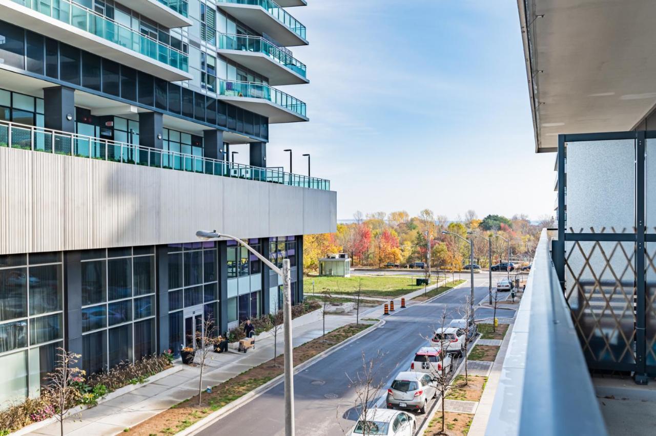 Condo In Parklawn & Lake Shore With Free Parking Close To Airport Toronto Luaran gambar