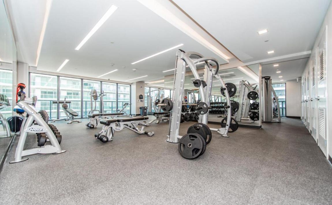 Condo In Parklawn & Lake Shore With Free Parking Close To Airport Toronto Luaran gambar