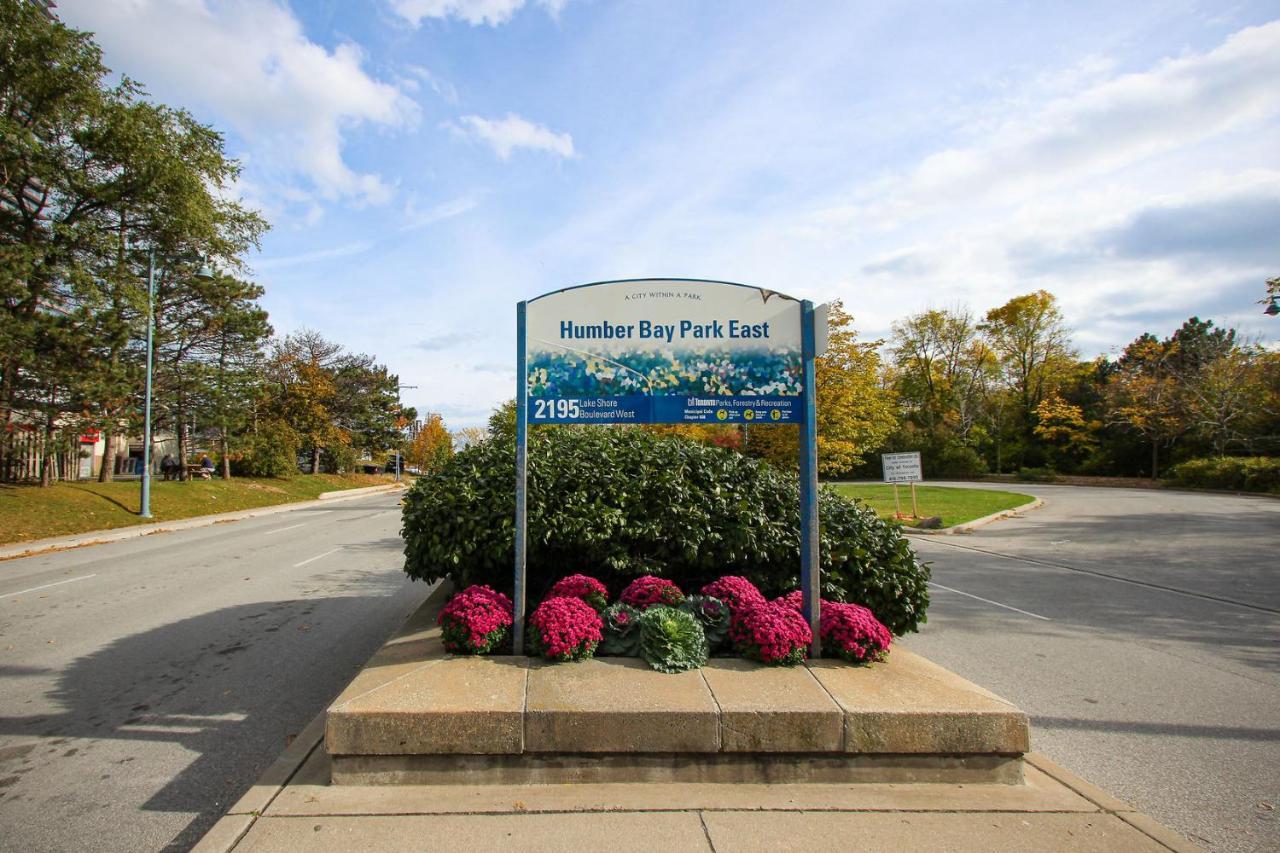 Condo In Parklawn & Lake Shore With Free Parking Close To Airport Toronto Luaran gambar