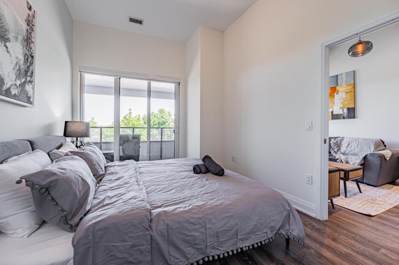 Condo In Parklawn & Lake Shore With Free Parking Close To Airport Toronto Luaran gambar