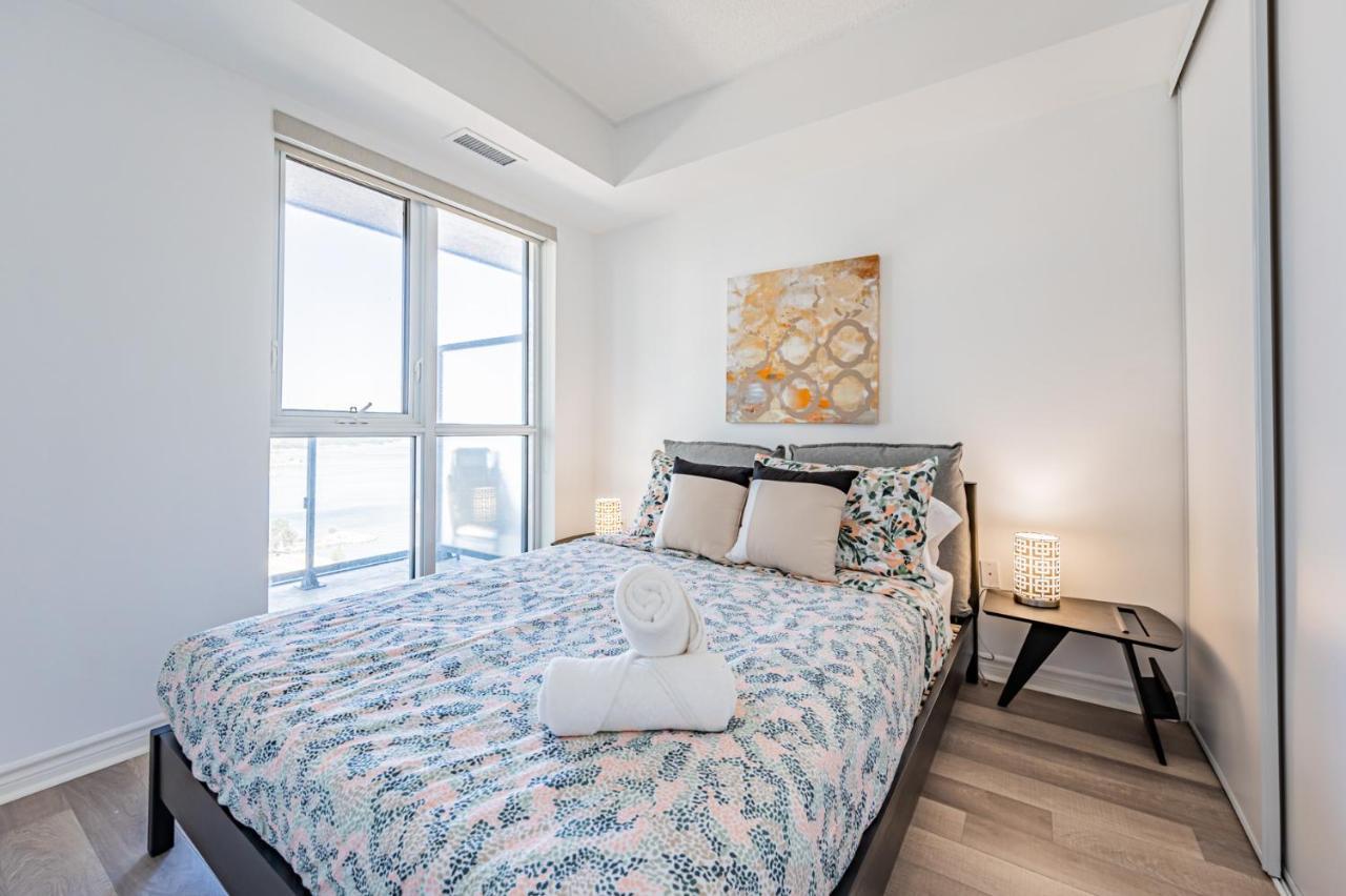 Condo In Parklawn & Lake Shore With Free Parking Close To Airport Toronto Luaran gambar